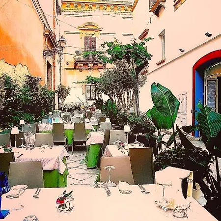 Le Caserie Di Charme Bed and Breakfast Μαρσάλα